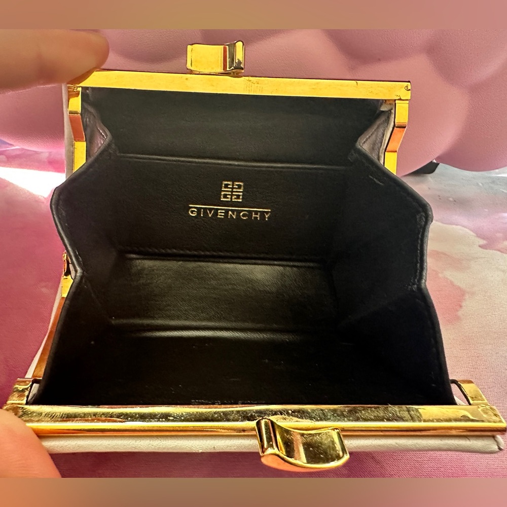 Vintage Givenchy Kiss-Lock Coin Purse (EVC; Black/White) - Picture 8 of 10